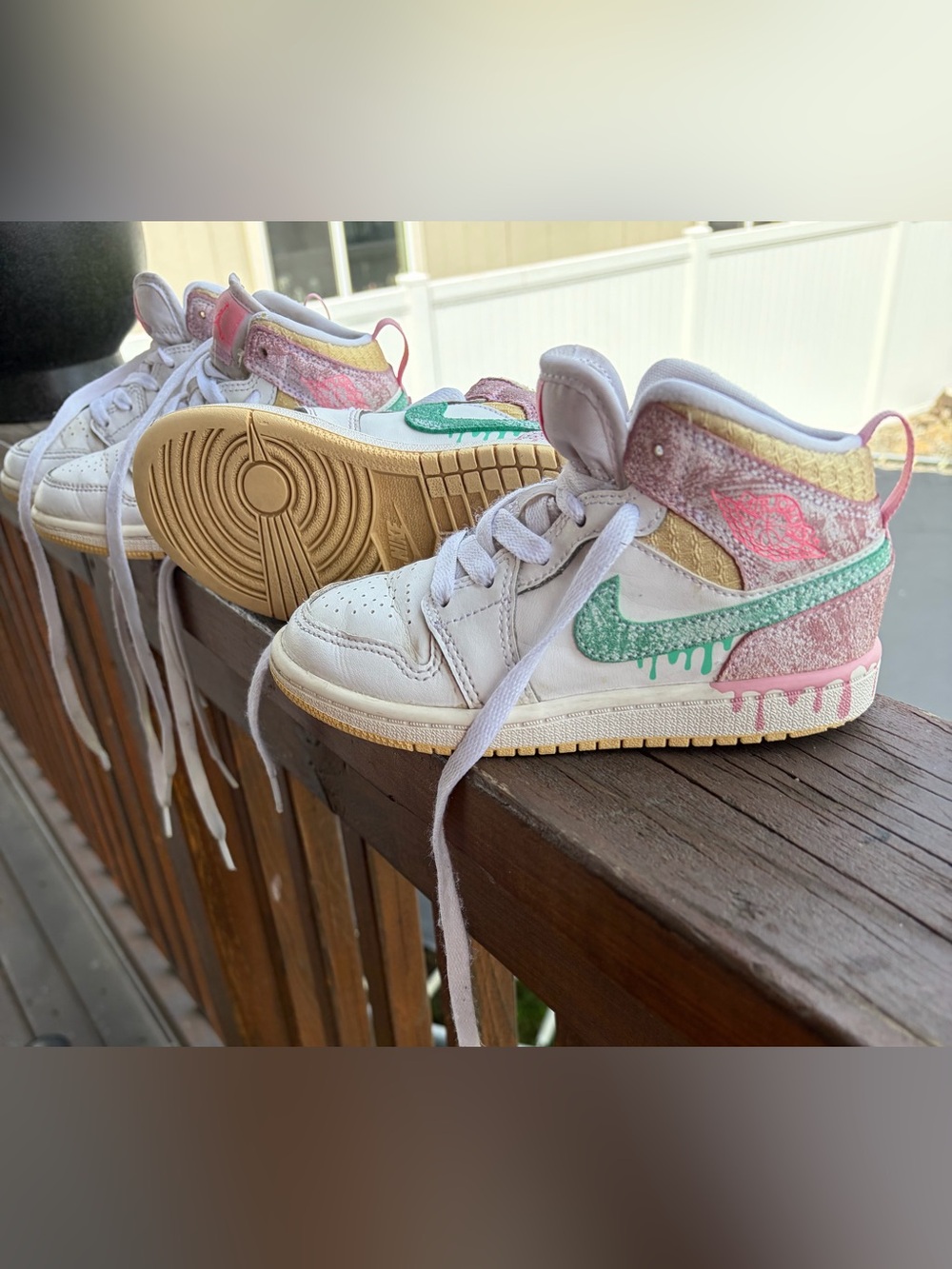 Jordan Kids High-Top ice cream Sneakers in White, Pink, Green, Gold